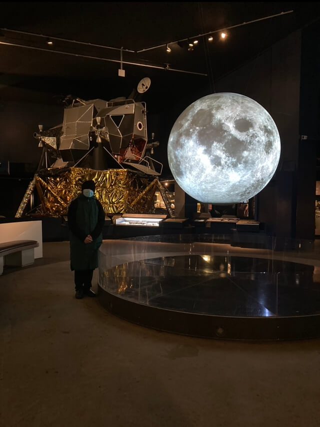 Members exploring the gallery